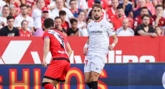 El Sevilla acelera las salidas a dos días del final de mercado: Januzaj, rumbo al Istambul Basaksehir