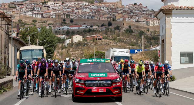 Cómo es una caravana de carrera en la Vuelta a España