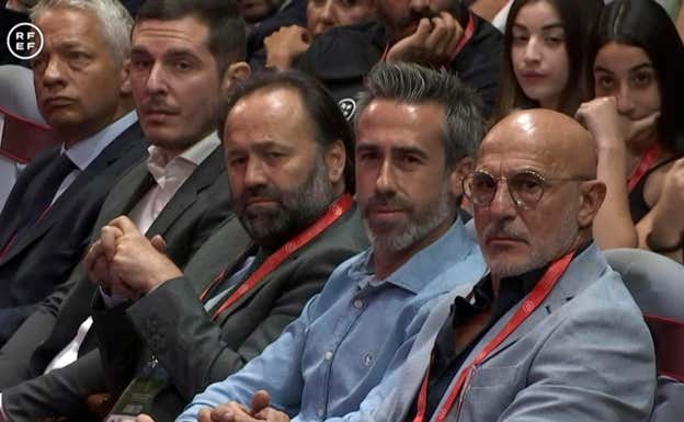 Jorge Vilda durante la comparecencia de Rubiales.  RFEF