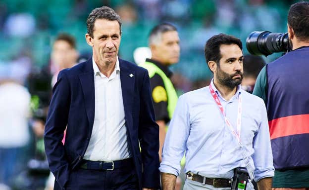 El director deportivo, Ramón Planes, antes del partido frente al Rayo. EP