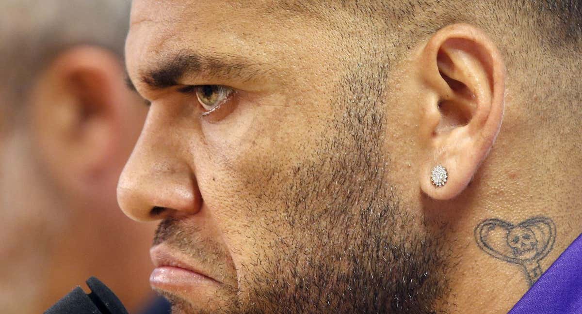 Dani Alves, en una foto de archivo. /Reuters