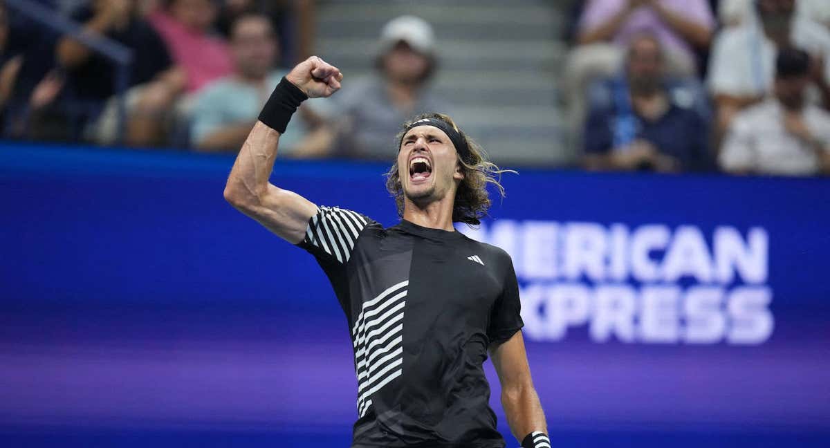 Zverez celebra un punto durante su partido frente a Sinner. /Reuters