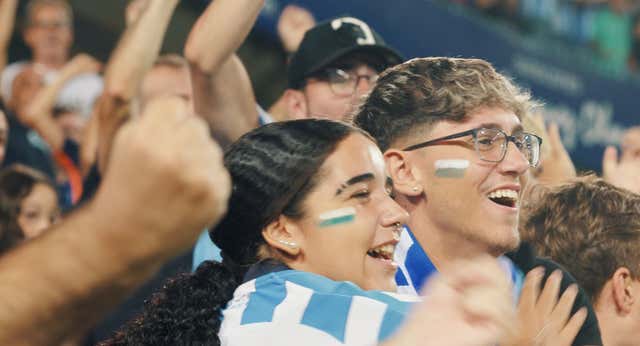 Málaga no abandona a pesar del infierno: ‘Yo te traje porque sabía que te iba a gustar, y es una adrenalina que te cagas’