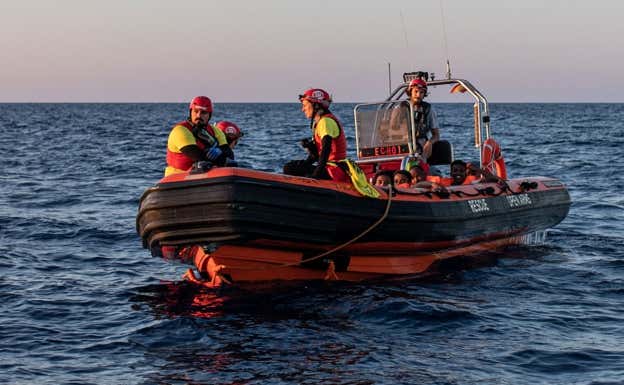 Edu Blasco en la misión por el Mediterráneo.