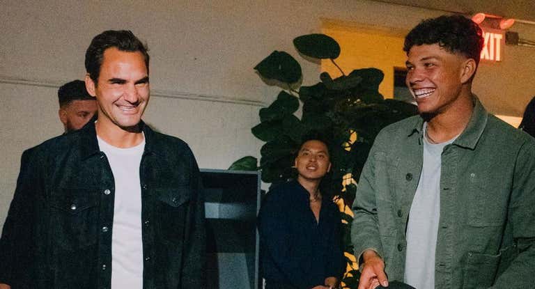 Roger Federer y Ben Shelton, juntos durante un acto de On Running.