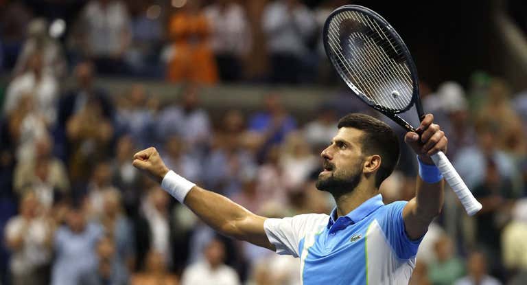 Novak Djokovic celebra su victoria ante Ben Shelton en el US Open.