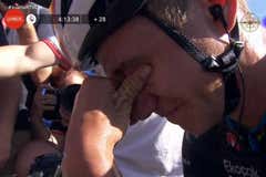 Evenepoel rompe a llorar tras triunfar en Larra Belagua