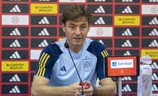 Santi Denia saca pecho en mitad de la tormenta: «Tenemos la mejor Federación del mundo»