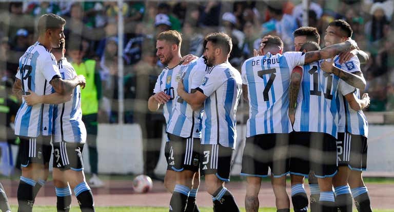 Argentina celebra el gol de Enzo Fernández.