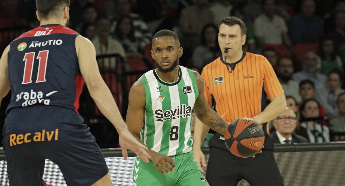Jean Montero, en un partido con el Betis.