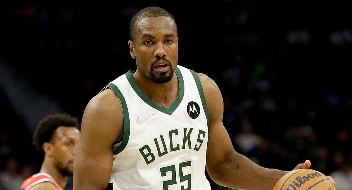 Serge Ibaka, en un partido con los Bucks.