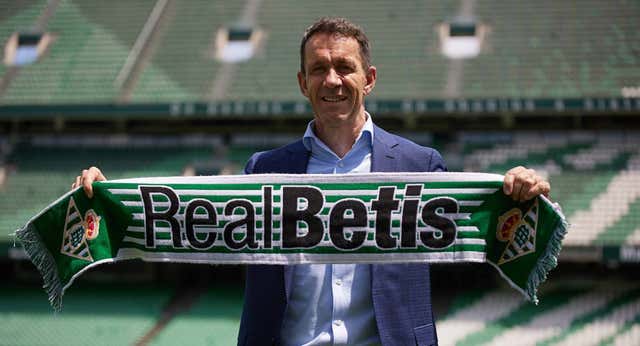 El Betis se lleva a un ojeador de Juni Calafat en el Real Madrid para su plan de fichar ‘Araujos’