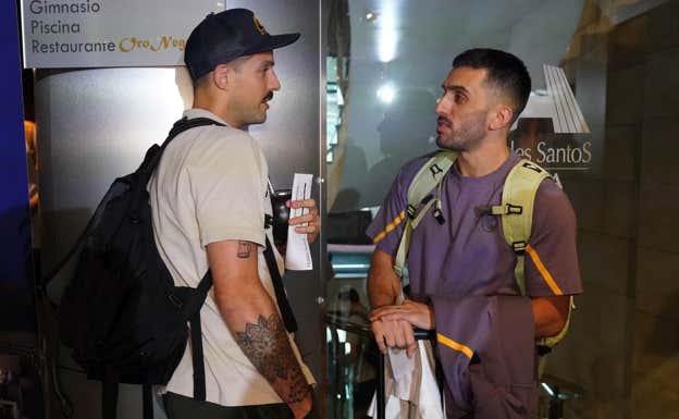 Charla entre Laprovittola y Campazzo.  ACB MEDIA/MARIANO POZO
