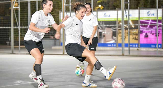 Les Corts UBAE debutará en Primera entrenando en una pista de cemento: «El suelo quemaba»