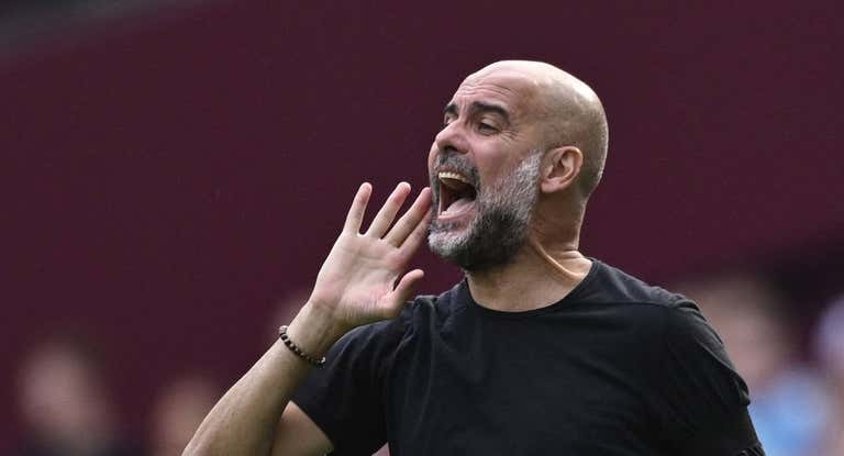Pep Guardiola, en un partido con el City.