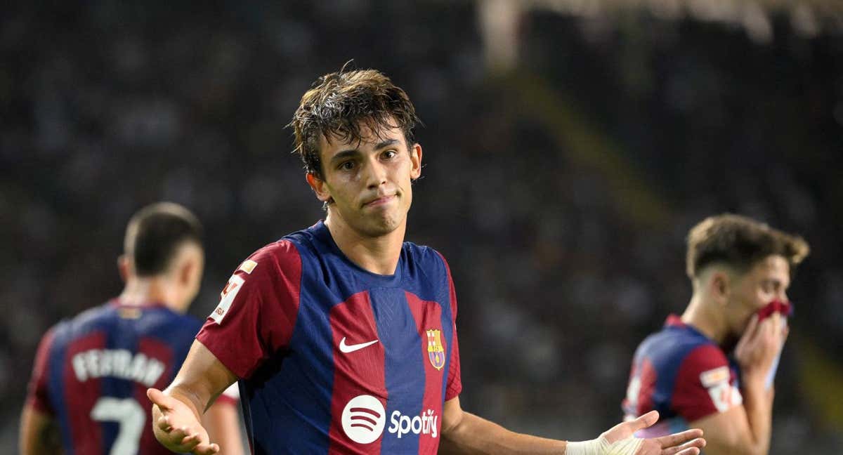 Cancelo y Joao Félix en El Sadar de Pamplona. /GETTY
