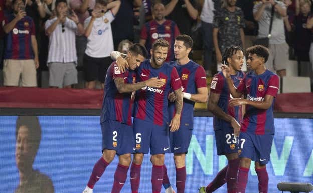 El Barça celebra uno de los goles ante el Betis.  EFE