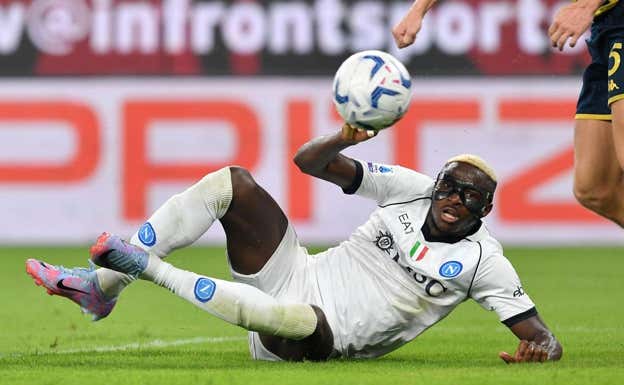 Osimhen quiere dar un paso al frente en la Champions.  REUTERS