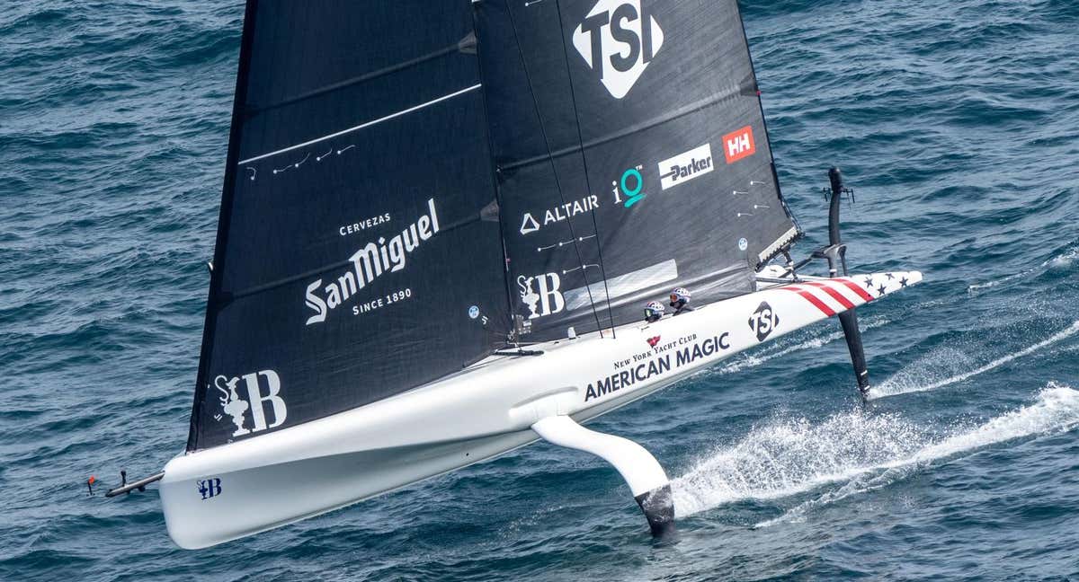El American Magic navega en Vilanova i la Geltrú. /AMERICA'S CUP