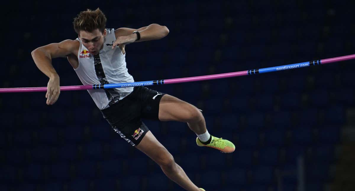 Duplantis bate su propio récord del mundo./AFP