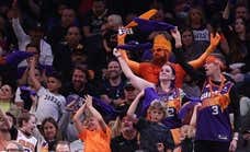 Los Phoenix Suns apuestan por el mercado local: regalan antenas de televisión a sus aficionados