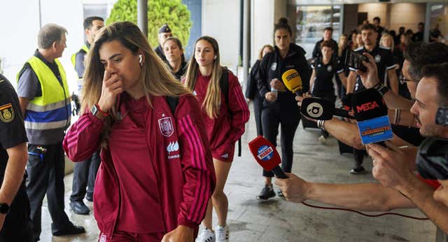 El primer cara a cara de Montse Tomé con las jugadoras anuncia lo que viene: frío, corto y distante