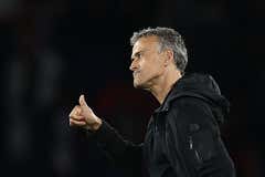 Luis Enrique se muerde la lengua cuando le preguntan por la crisis del fútbol femenino en España