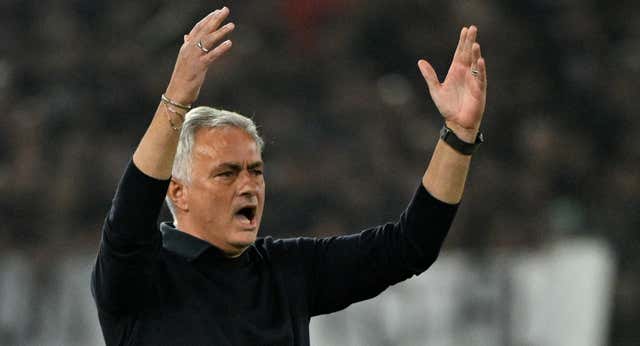 Mourinho vuelve a las andadas: “Lo diré hasta mi último día como entrenador, no perdimos la final contra el Sevilla”
