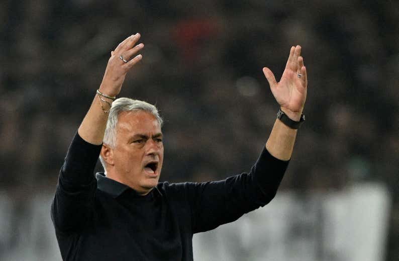 Mourinho vuelve a las andadas: “Lo diré hasta mi último día como entrenador: no perdimos la final contra el Sevilla”