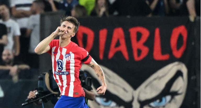 Pablo Barrios celebra su gol contra la Lazio en la Champions League.