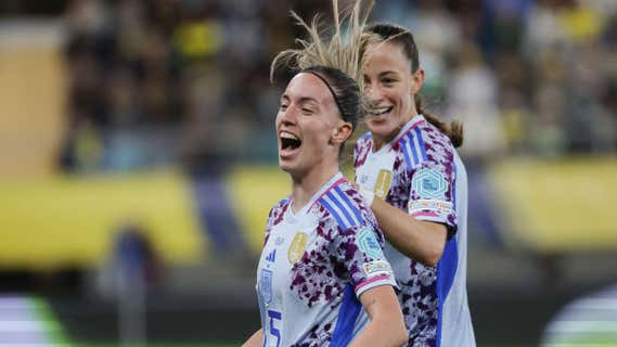 Eva Navarro celebra el segundo gol de España contra Suecia. /REUTERS