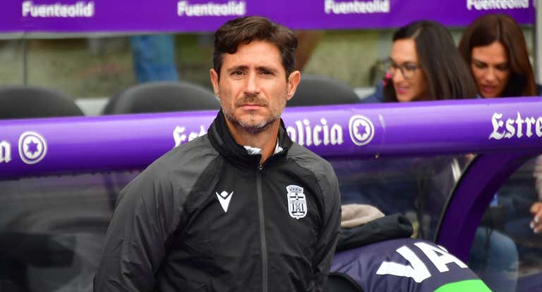 Víctor Sánchez del Amo en el banquillo.