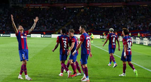 El Barça se disfraza del Madrid para remontar un partido loco