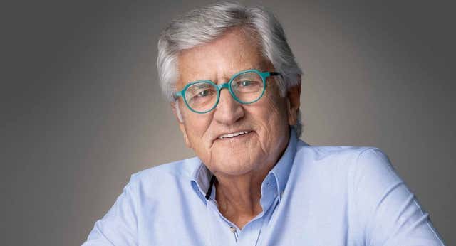 Emotivo homenaje a Pepe Domingo en su Padrón natal: “¡Cuanto amor dejas Pepe!”