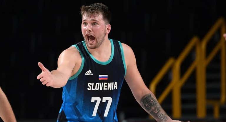 Luka Docic, en un partido de la selección eslovena.