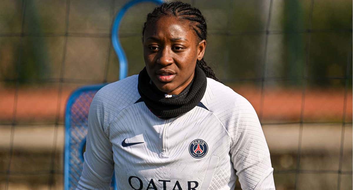 Kadidiatou Diani entrenando con el PSG.