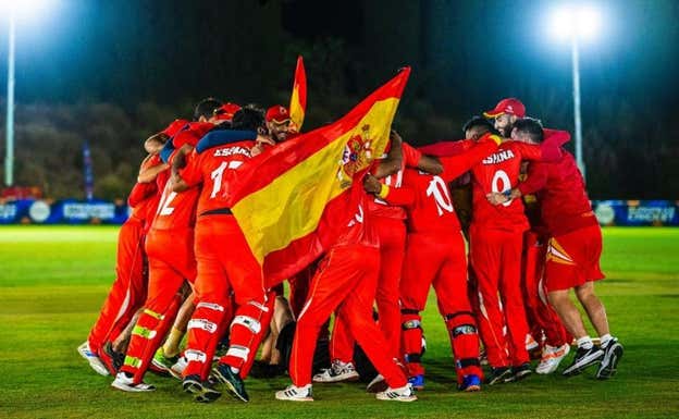 España celebra su pase a a final del Europeo de Naciones de Críquet.  EUROPEAN CRICKET