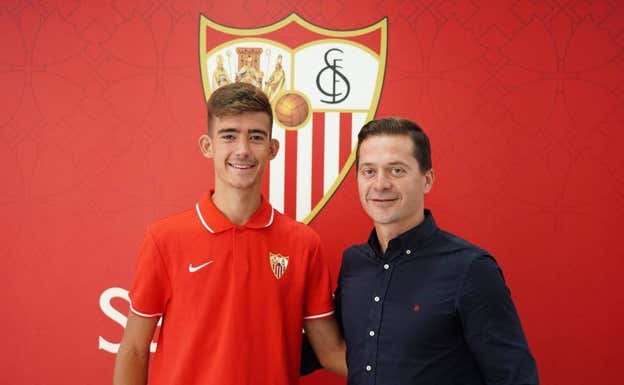 Kike Salas junto a su tío Víctor. VS