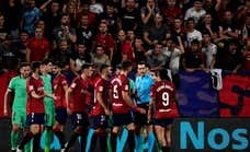 El Osasuna-Atlético saltó por los aires en el 75' y cambió todo: polémico gol anulado, tres rojas...