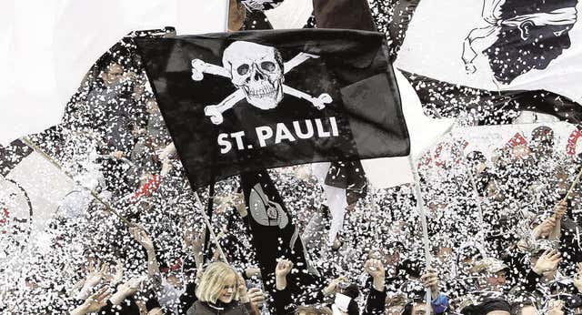 El St. Pauli rompe con los agentes y revoluciona la cantera