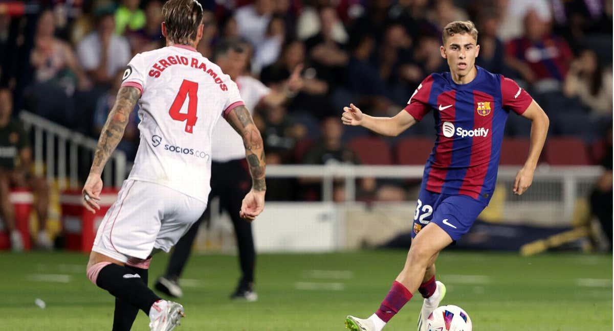 Fermín y Ramos durante el Barcelona vs Sevilla./GETTY