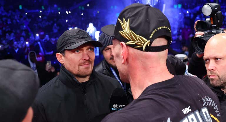 Olek Usyk y Tyson Fury, cara a cara, tras el último combate del inglés.