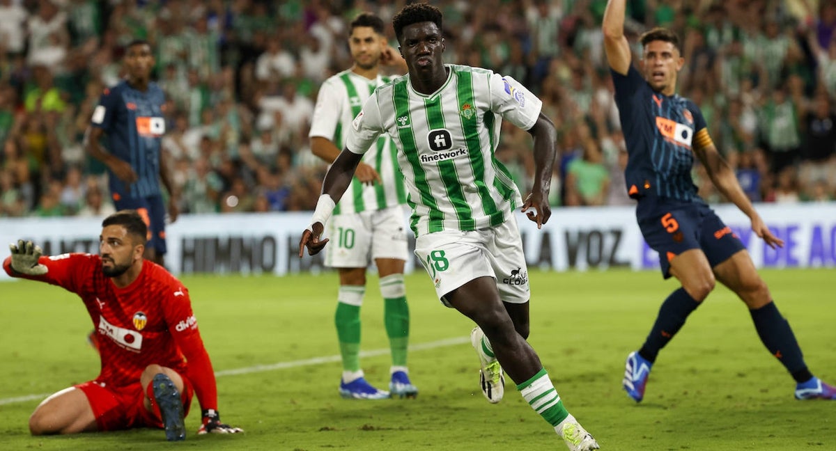 Assane Diao celebra su gol ante el Valencia.