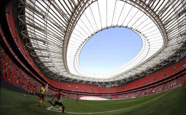 San Mamés durante un partido del Athletic. REUTERS