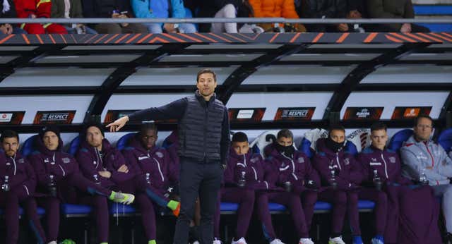 Un autocrítico Xabi Alonso lleva en volandas al Leverkusen