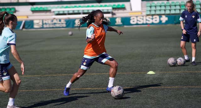 Tiffany Cameron, una jamaicana con vitíligo en el Betis: «Cuando me miro en el espejo es como… ‘Obra de arte’, ‘única’»