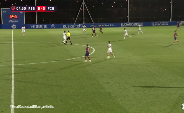 Tras dejar la pelota de cara para el lateral, y así superar la presión, vuelve a recibir como jugador libre.  WYSCOUT