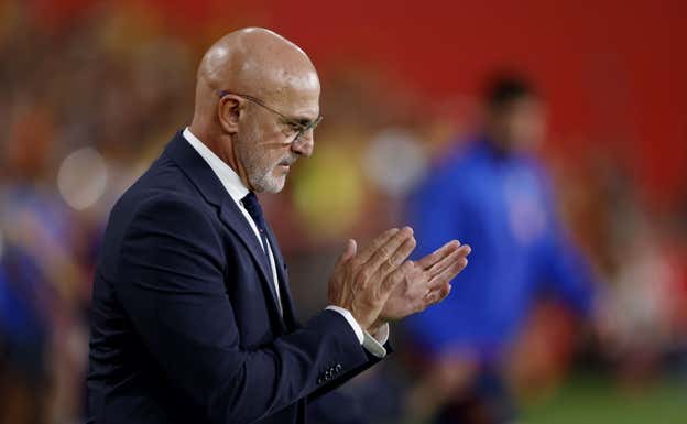 De la Fuente consiguió el triunfo por 2-0 ante Escocia. REUTERS