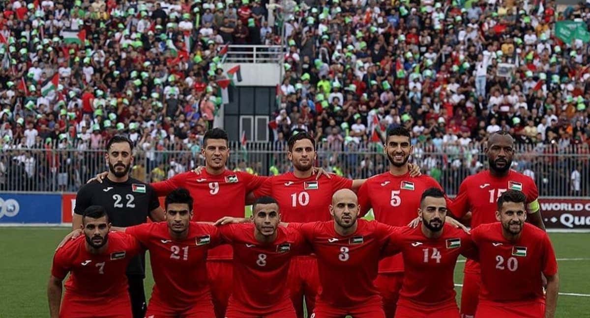 La selección de Palestina, como local ante Arabia donde se marcó récord de asistencia. /Instagram