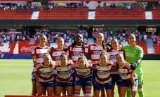 El cambio de césped en Los Cármenes obliga al Granada femenino a jugar en la ciudad deportiva y deja sin entrada a miles de aficionados